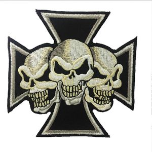 Fantastique Croix de Malte Diable Triple Crânes Christian Brodé Patch Fer Sur Coudre Sur Patch Pour Biker Vêtements Veste Gilet Livraison Gratuite