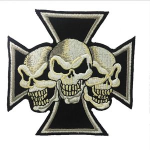 Fantastische Maltese Cross Duivel Triple Skulls Christian Geborduurde Patch Ijzer Op Naaien Patch Voor Biker Kleding Jas Vest S3065