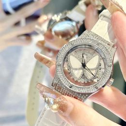 Fantasy Butterfly Full Diamond Light Luxury Watch Time Womens Time Exécute la marque haut de gamme 2023 New Man Tian Xing