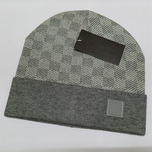 Fashin Nieuwe ontwerper Beanie Luxe Men Baseball hoed Sport Katoen gebreide hoeden Skull Caps gemonteerd klassieke driehoeksbrief bedrukte wollen beanies casual buiten f-2