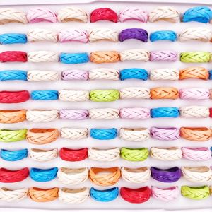 Mode 100 pcs/Lot anneaux colorés à la main armure bande herbe vigne anneau pour femmes hommes Style mixte filles fête bijoux cadeaux