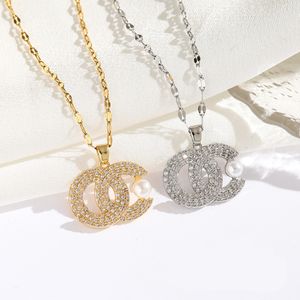 Mode 18K Plaqué Or Marque De Luxe Designer Perle Diamant Insert Pendentifs Colliers En Acier Inoxydable Lettre Ras Du Cou Pendentif Collier Bijoux Accessoires Cadeaux