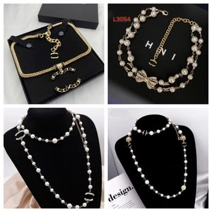 Mode 18K vergulde luxe merkontwerper Hangers kettingen Crystal Pearl titanium stalen letter c choker hanger ketting trui ketting sieraden accessoires