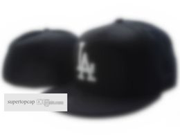 Moda 2023 Nuevos hombres Mujeres Béisbol Sombreros equipados Bordado Hip Hop Fútbol Deporte en el campo Diseño cerrado completo Caps Fan's Mix Tamaño 7-8 05