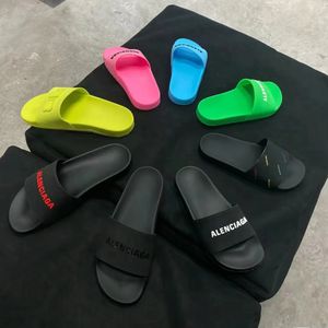 Mode 2024 dia's slipper Paris sliders sandalen slippers voor mannen vrouwen hete ontwerper unisex pool strand slippers met doos maat 35-46 547 s wo 5 s