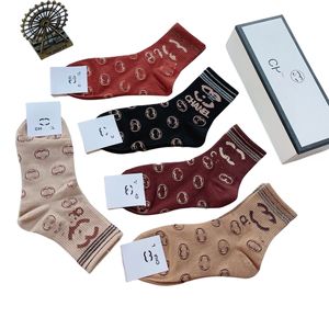 Mode 24ss Marque Hommes Coton Chaussettes Classique noir blanc Femmes Hommes Respirant mélange Football basket-ball Sport Cheville chaussette Respirant Hiver pour Hommes Chaussettes