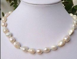 Collier de perles d'eau douce blanches baroques de 8 à 9 mm