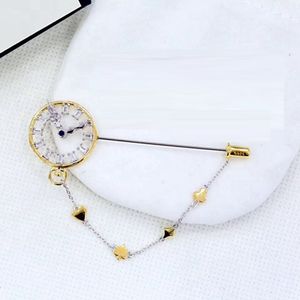 Moda 925 Plata de Ley broche de circón Alice Rabbit reloj de bolsillo mujeres boda Poker Knight joyería