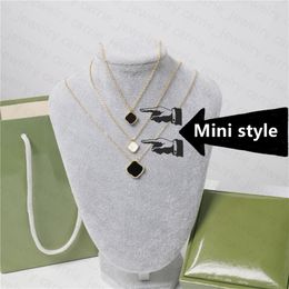 Mode Een Mini Hanger Designer Kettingen Dames Sieraden Fritillaria Klaver Ontwerp Gouden Sleutel Bloemmotieven Ketting voor Meisjes Elegant Temperamenteel