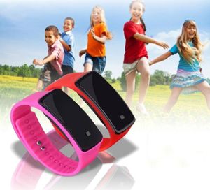 Mode -accessoires Leden Bracelet Silicone Electronic Watches Children Boys and Girls Sport Silicone Gift Watch Kids Wolshipes3797400