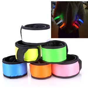 Accesorios de moda Light Up Flash Bracelet Brazalete brillante Nylon Luminous LED Sports Slap Wrist Strap Band Muñequera