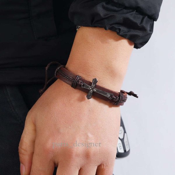 Accessoires de mode, bracelet personnalisé en peau de vache tissé à la main, réglage simple pull-out, bracelet en cuir vintage 333 232