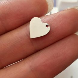 Fashion Accessories Stainless Steel Silver Heart Pendant Gift for Girlfriends Young Girls Women Mom Wife