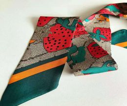 Accessoires de mode écharpe fraise sac de fraises enveloppes fraises anneaux lettre style design foulards 11styles 6120cm soie scar8068316