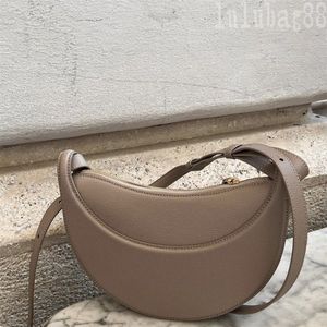 Accesorios de moda bolso de mano bolsos de diseñador de lujo para mujer bolso de gran capacidad color puro práctico con correas largas bolsos cruzados estilo media luna letra E23