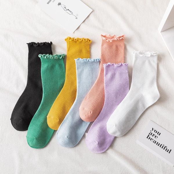 Accessoires de mode Chaussettes en coton d'hiver Mode féminine Chaussettes de couleur unie Femme Filles Casual Jaune Blanc Vert Rose Mi-tube Chaussettes douces