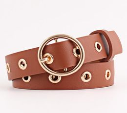 Arrivée de mode Metal Trou Metal Belt Femme Fille de qualité Imitation Bails en cuir Cinto Cinturon Feminino Mujer Cintos para comme Mul1463065