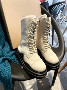 Mode- Herfst- en wintermodeleer en vacht Ge￯ntegreerde korte laarzen Temperamentlaarzen High-end wollen anti-skid Warm Casual Shoes