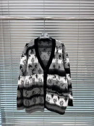 Модный осенне-зимний дизайнерский вязаный кардиган с вышивкой и v-образным вырезом, свитер, женский свободный свитер на пуговицах с длинными рукавами