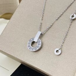 Mode B Collier Titane Acier Céramique Pendentif Collier De Luxe Cercle Plein Diamant Collier Cadeau De Fête 18k Or Collier De Créateur pour Les Femmes