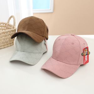 Mode Baby Baseball Cap Borduurde brief Babykappen met verstelbare gesp geworden Toddler Girls Boys Sun Hats Soft Brim Peaked Hat