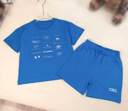 Fashion Baby Clothes Multi Logo Printing Kids Kids Short Set Two-Piece Set Girls Tracksuit Taille 90-150 cm Boys T-shirt et Shorts 24MA