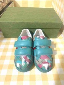 Fashion Baby Sneakers Colorful Mushroom Pattern Kids Chaussures Taille 26-35 Brand de haute qualité Package Girls Chaussures Designer Boys Chaussures 24mai