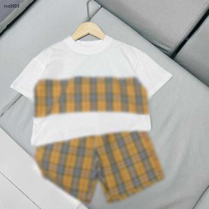 Fashion Baby Tracks Peits Cross Stripe Design Kind Kort Meved Pak Kinderontwerper Kleding Maat 100-150 cm jongens T-shirts en shorts 24APRIL