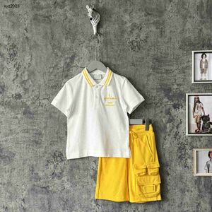 Chándales de moda para bebés, traje de manga corta para niños, talla 90-150, camiseta de diseño con cuello redondo para niños y pantalones cortos con decoración de bolsillo, 20 de enero