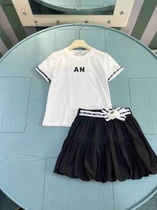 Fashion Baby Tracksuits Summer Girls Dress Kids Designer Vêtements Taille 110-160 cm CM à manches courtes et Butterfly Décoré Jupe courte 24mai