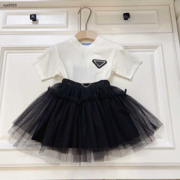 Moda bebé Chándales verano niños Vestido niña Conjunto de dos piezas Tamaño 100-150 Camiseta blanca y falda de encaje negro Dec05