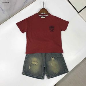Fashion Baby Tracksuits Summer Suit Kids Designer Kleding Maat 90-150 cm voor en achter Logo Printing Boys T-shirts en denim shorts 24APRIL