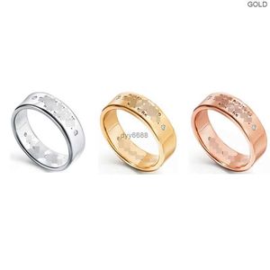 Modebandringen Tiffanyitys Home 925 s Erling Silver Pla Ed Gold Double Diamond Classic Rose Ring Wi h Ee Mesh Red Yle Heren en Dames Vm0n