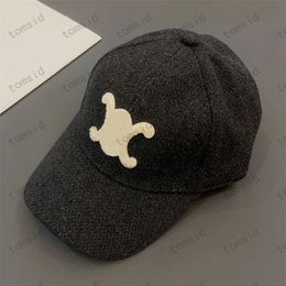Capes de baseball de mode Unisexe Autumn Casquette Mens Designer Hat Ball Cap Patchwork Cascil Dome Caps ajusté 212L