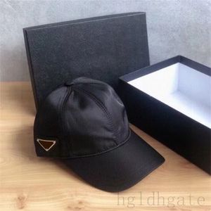 Chapeaux de baseball de mode pour hommes chapeau de designer en nylon noir bule couleur unie avec triangle en métal émail casquette homme tendance luxe ajusté chapeaux doublure en coton PJ033 G4