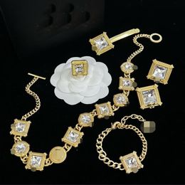 Basilisque de mode Medusa Square Crystal Pendants Collier de bracelet féminin Collier d'oreilles en laiton 18k Placing en or dames des277r