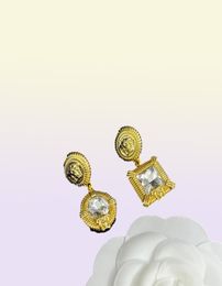 Moda Basilisk Colgantes de cristal cuadrados Pulsera de mujer Collar Conjuntos de aretes Latón Chapado en oro de 18 quilates Joyería de diseñador para mujer Ve-8N16940711