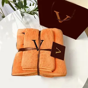 Mode Serviette De Bain Ensemble Coral Velvet Designer Serviette Lettre Visage Serviettes De Luxe Lavage De Bain Absorbant Hommes Femmes Lingettes Serviette 2205182D