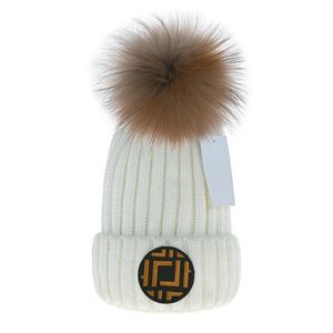 Bonnets de mode tricoté chapeau unisexe bonnet de haute qualité pur cachemire hommes femmes hiver rue chapeaux à la mode O-21