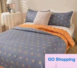 Mode sprei Bronfabrikanten Tatami sprei Dubbelzijdige sprei Drielaagse gewatteerde deken Sprei Groothandel Verdikking laken