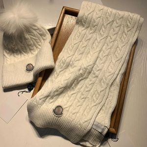 Mode Beige wollen trend hoeden sjaal set luxe sacoche hoeden heren- en damesmode designer sjaal kasjmier sjaals handschoenen geschikt voor de winter