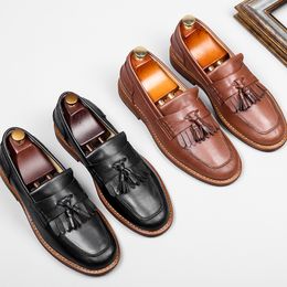 Mocassins en cuir véritable pour hommes, chaussures d'été décontractées, noires/marron, chaussures d'extérieur, de mariage avec pompon