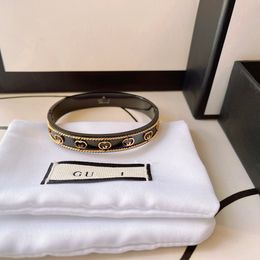 Fashion Black Letter Bangle Regalo clásico de regalos Pulseras de amor Pulseras Accesorios para pulseras de joyería para mujeres Cuerdo de fiesta de boda pareja