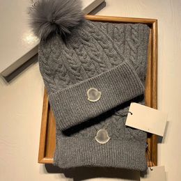 Mode noir laine tendance chapeaux écharpe ensemble luxe sacoche chapeaux hommes et femmes mode designer châle écharpes en cachemire gants adaptés pour l'hiver