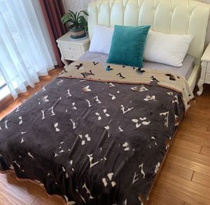 Couverture de mode en tissu de fourrure de vison, flanelle, couverture de sieste de loisirs, couverture de canapé, couvertures de climatisation, vente en gros