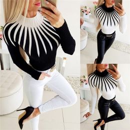 Fashion BodyCon Black White Femmes Pullover Automne Couleur d'hiver Matching Tricoting Femelle Turleneck Long Sweater sexy 201222