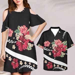 Mode Boho Femmes Hors De L'épaule Robe Et Hommes Chemise D'été Noir Hibiscus Plumeria Tissu Rouge Robes Plus 4XL Dropship 220627