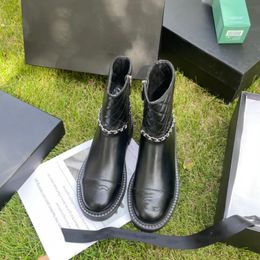 Bottes de mode chaussures de créateur pour femmes chaîne en cuir gaufré bottes courtes fermeture éclair latérale