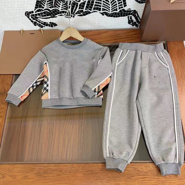 Conjunto de ropa de diseñador para niño, Sudadera con capucha y pantalones cálidos de invierno para niñas pequeñas, ropa deportiva de otoño, venta al por mayor, 2023