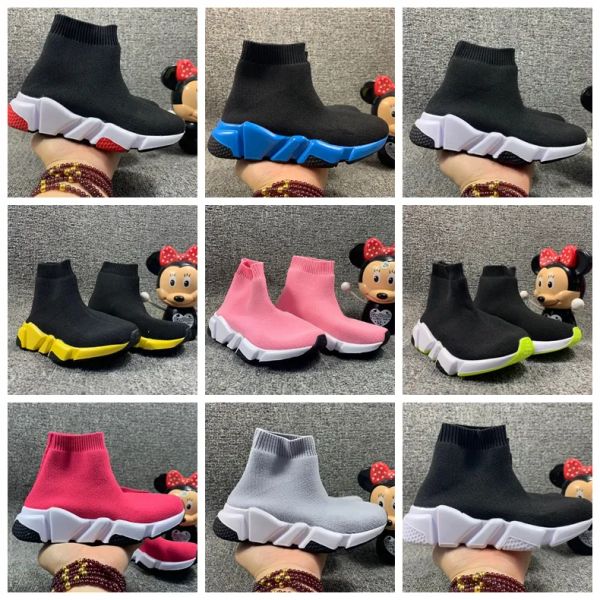 Moda Niños Niñas Calcetín Niño Zapatos de bebé casuales Zapatos deportivos al aire libre Diseñador de París Triples Luz transpirable Negro Blanco Clásico Rosa Verde Zapatillas de deporte lentas Tamaño 24-35